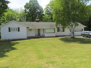 579 Waverly Dr, Hollidaysburg, PA 16648