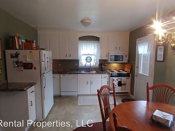 5th image of 13604 Danbury Dr