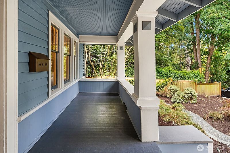 3rd image of 5815 17th Avenue NE