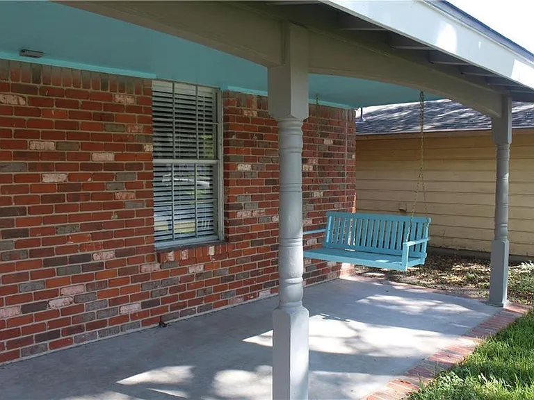 3006 Maplelawn Cir — Photo 2