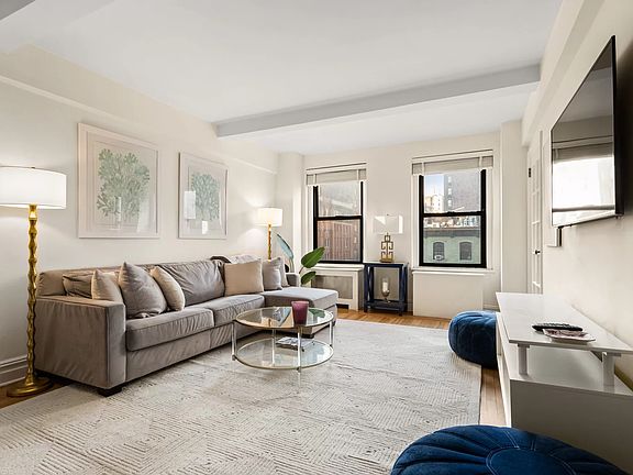 4th image of 205 E 78th St APT 5F
