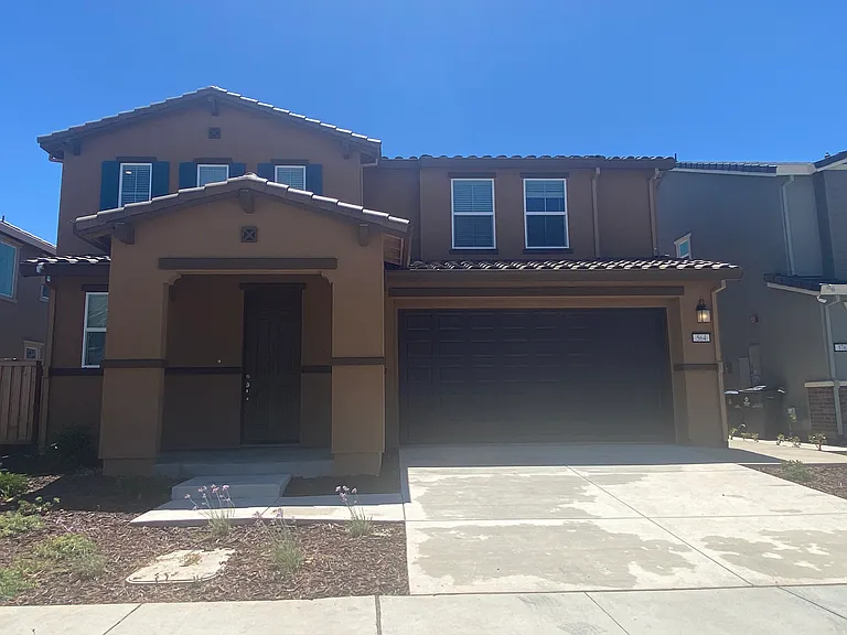 564 Spalding Way — Photo 1