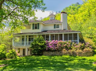 580 Village Run Rd, White Sulphur Springs, WV 24986