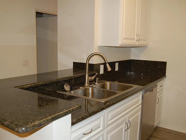 1232 Harvard St #6 — Photo 2