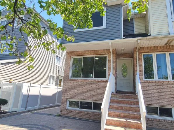 319 Merrymount St, Staten Island, NY 10314