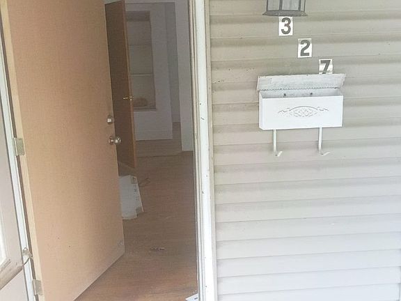 2nd image of 327 Sauget Ave