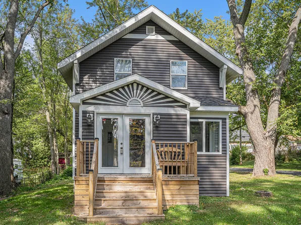 2125 Briar Pl, Kalamazoo, MI 49048