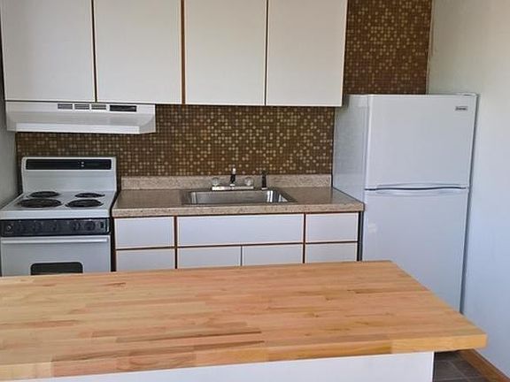 2nd image of 2610 W Balmoral Ave APT 302