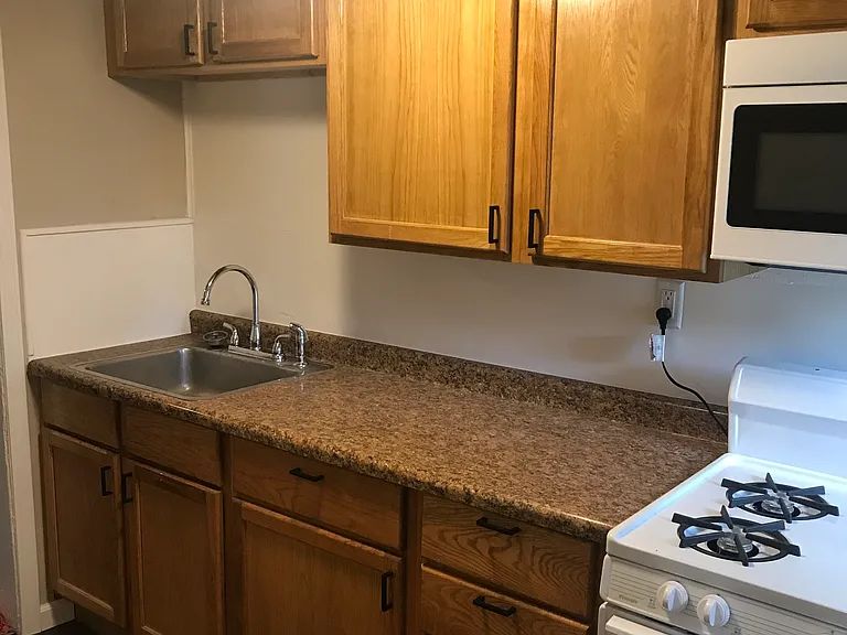 520 W Edwards St #2 — Photo 3