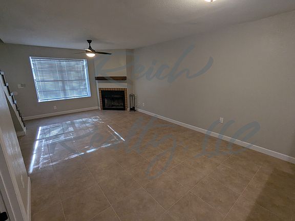 4th image of 921 W University Dr Unit 1107