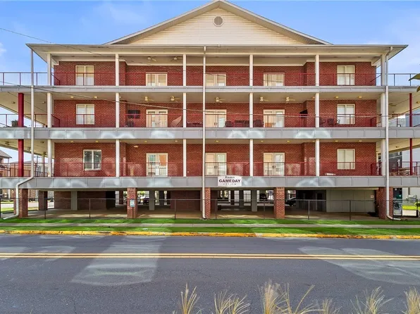 712 Frank Thomas Ave APT 305, Tuscaloosa, AL 35401