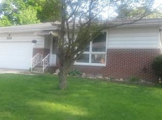 323 Cambridge Dr, Decatur, IL 62526