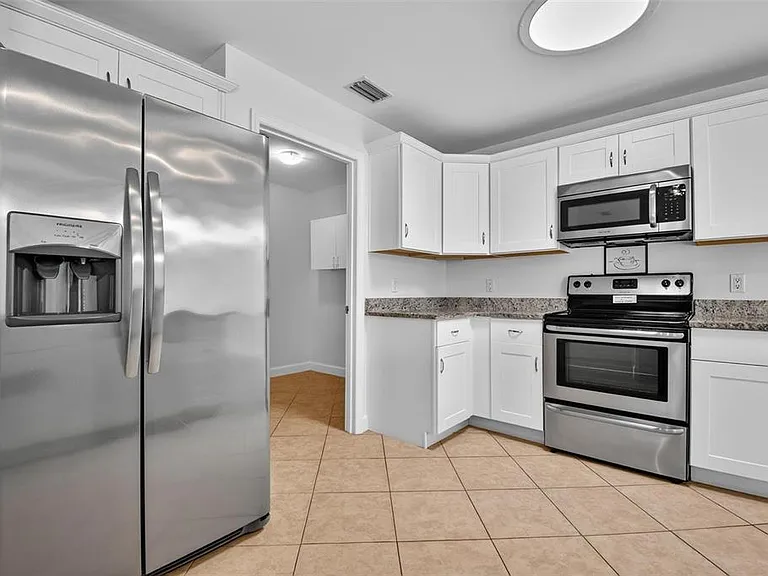 231 Wellington Dr — Photo 28