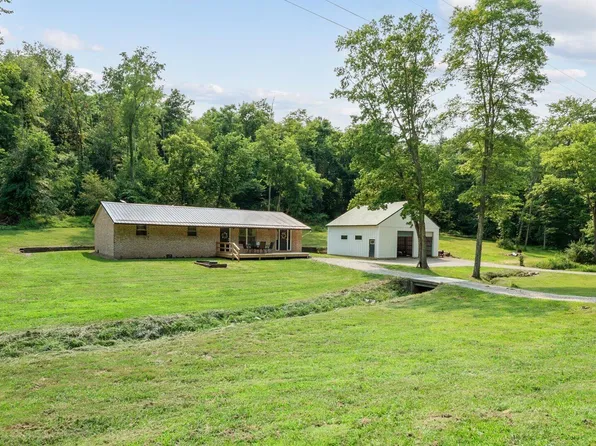 4111 Dragoo Rd, Nashport, OH 43830