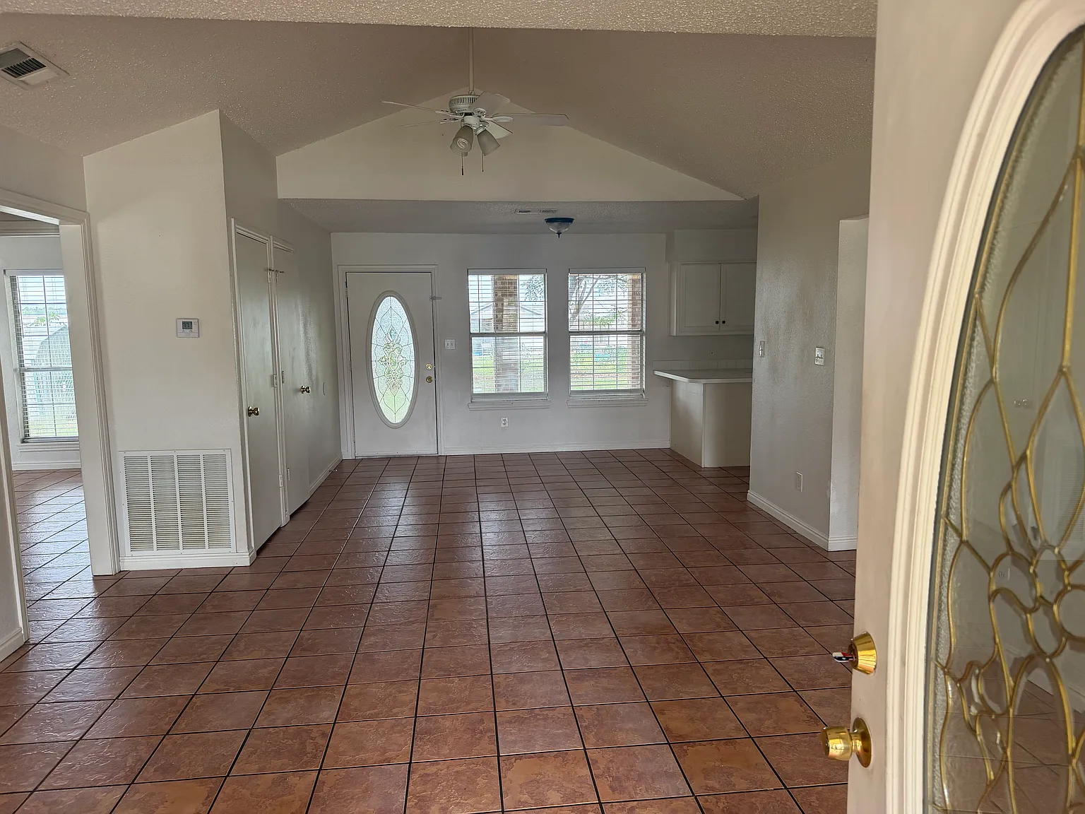 3 bed, 1247 sqft, $1,500 — Photo 2