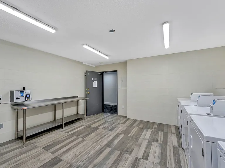 1010 McKenzie Ave #203 — Photo 29