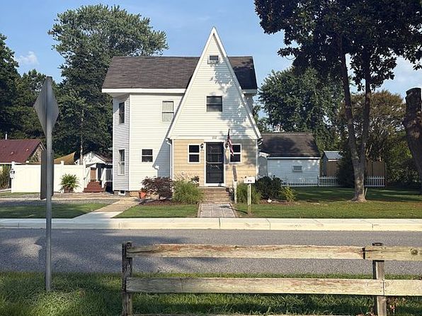 111 Branch St