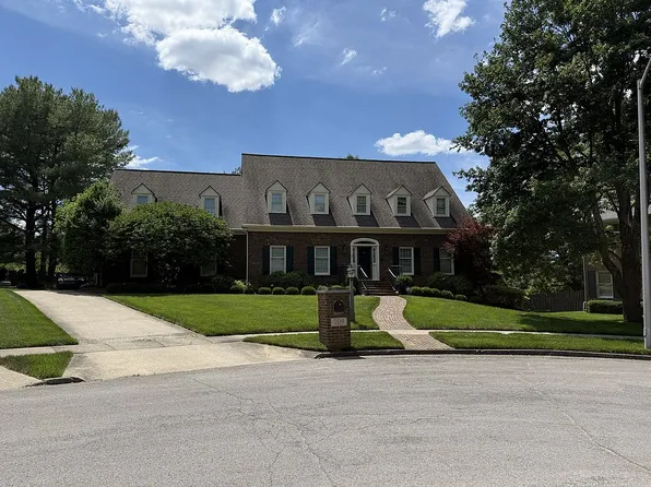 709 Turf Ct, Lexington, KY 40502