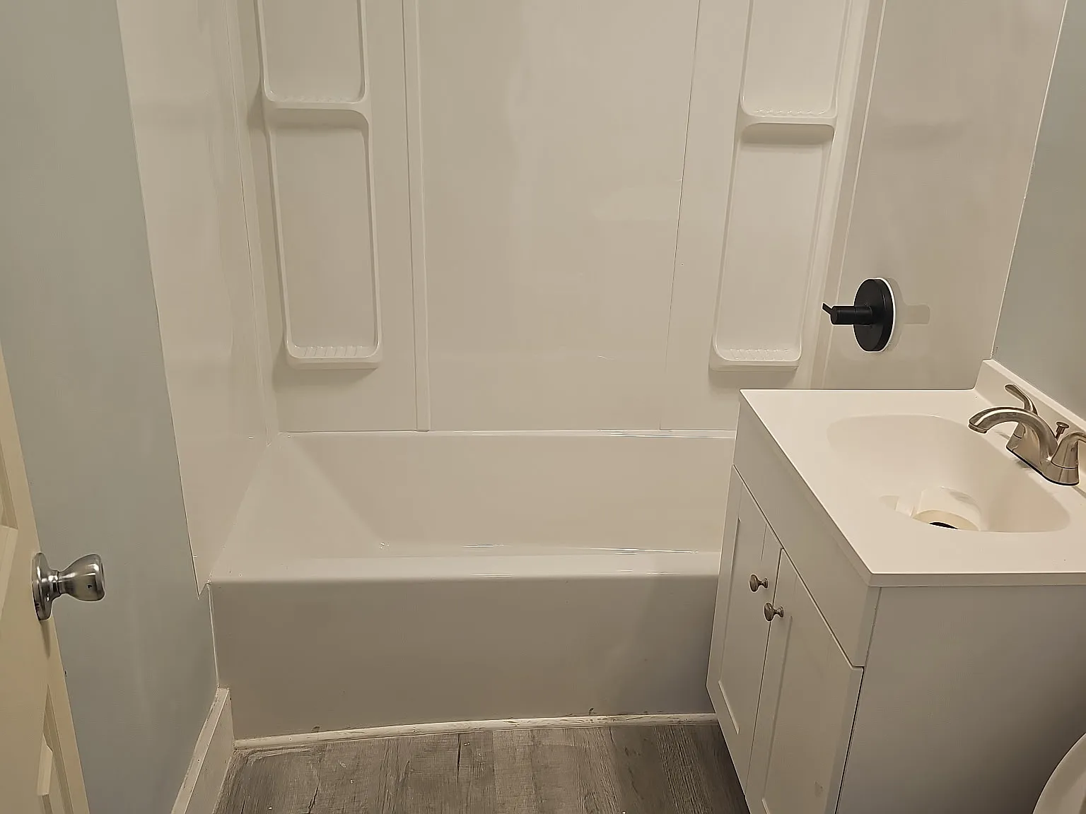 2 bed, 690 sqft, $850 — Photo 2