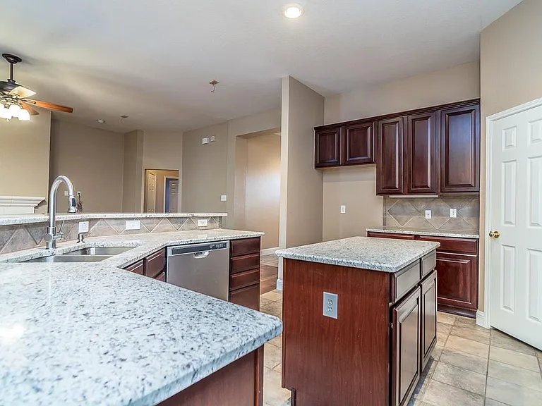 5512 Glenview Ln — Photo 16