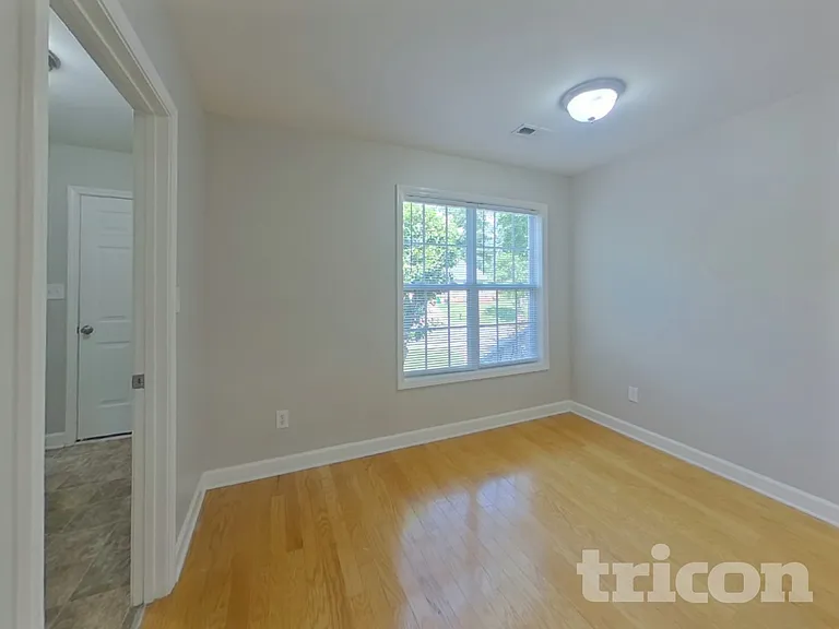 4407 Gladwood Ln — Photo 5