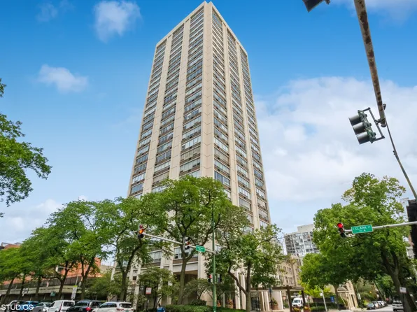 70 W Burton Pl APT 1104, Chicago, IL 60610