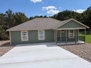 1021 Comanche Cove Dr, Granbury, TX 76048
