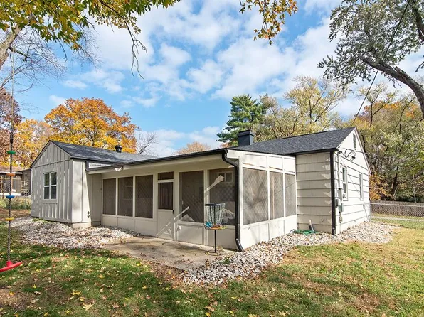 9616 Walnut St, Kansas City, MO 64114
