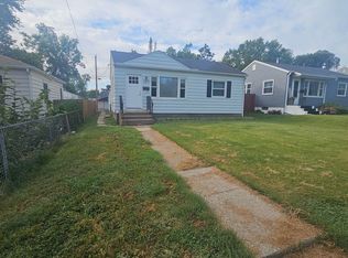1329 W 38th St, Davenport, IA 52806