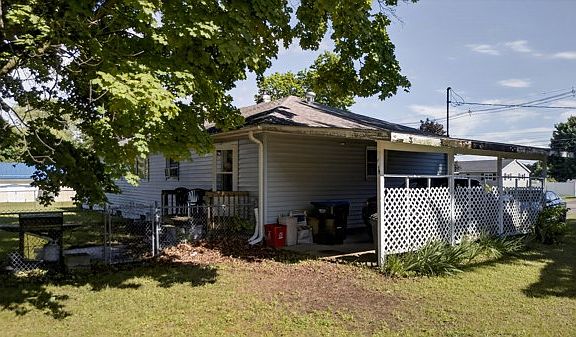 3rd image of 273 Clinton St