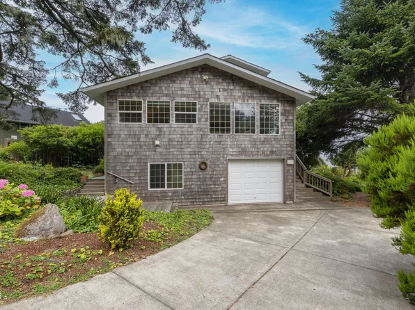 647 Pacific View Dr, Yachats, OR 97498