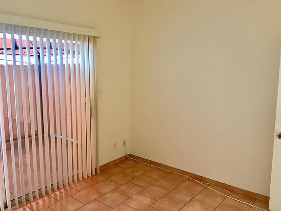 5th image of 3017 C St APT 3