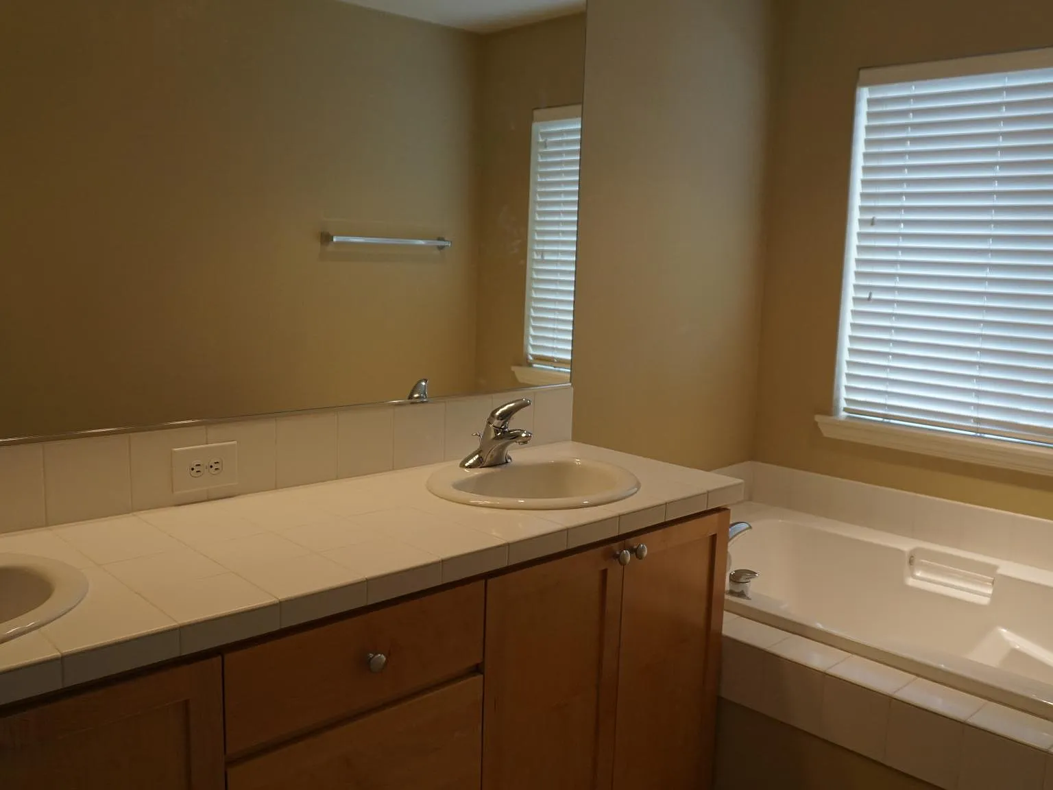 2 bed, 2.5 bath, 1485 sqft, $2,375 — Photo 4