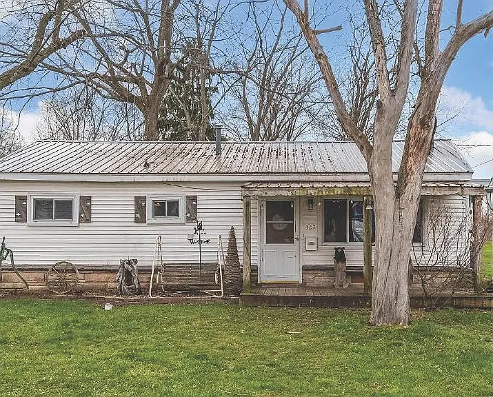 327 Franconia Ave — Photo 1