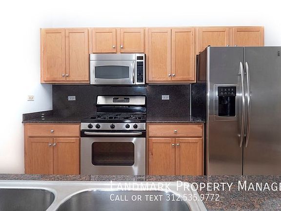 3rd image of 1305 S Michigan Ave APT 511