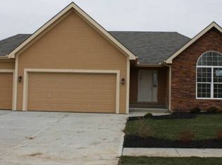 816 Highland Dr, Leavenworth, KS 66048