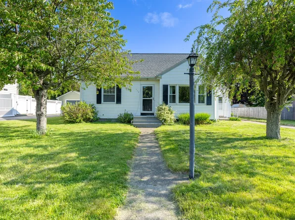 110 James M Beardsworth Rd, Tiverton, RI 02878