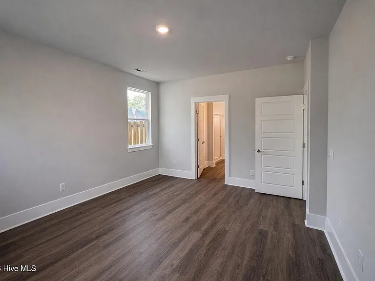 2083 Cypress Hill Dr SE — Photo 4