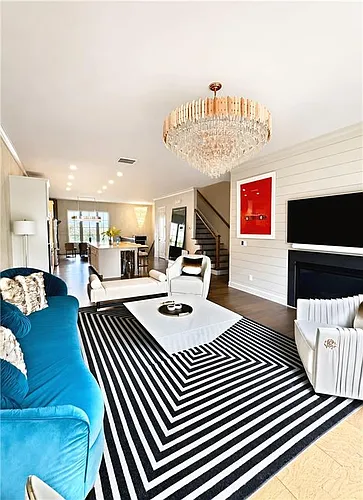 1915 Skyfall Cir NE Photo 1