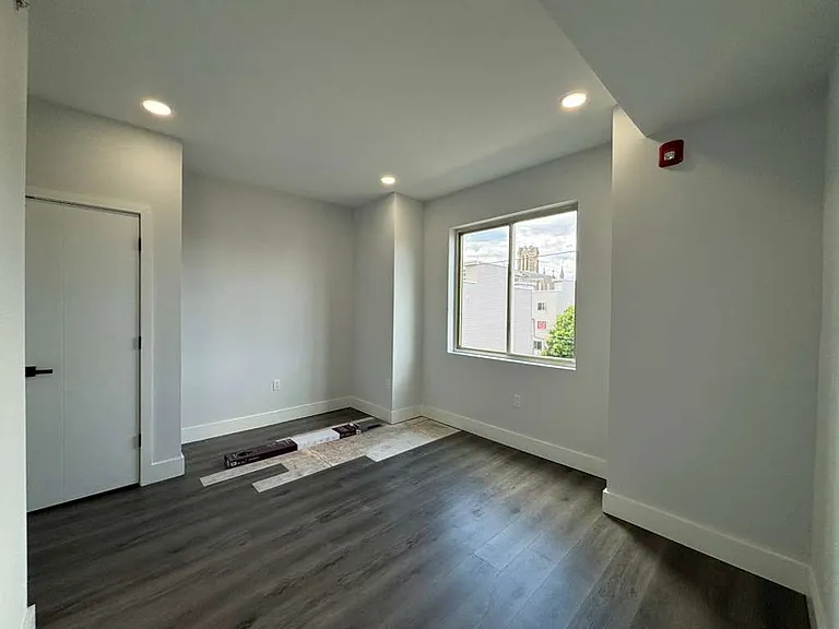 2439 N Marshall St #3 — Photo 7