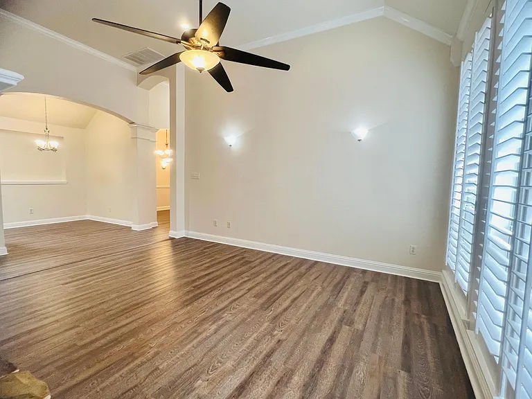 8101 Still Springs Dr — Photo 9