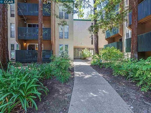 2nd image of 304 Sierra Dr Unit 304