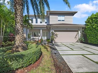 6425 SW 27th St, Miami, FL 33155