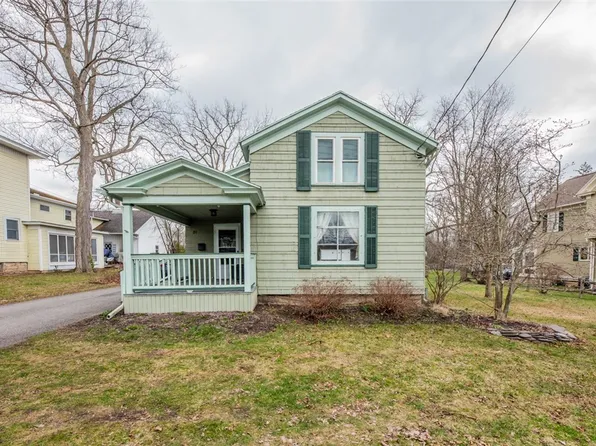 81 E Main St, Le Roy, NY 14482