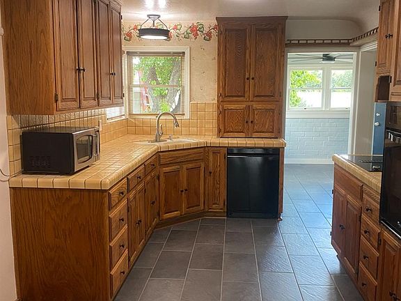 4th image of 3050 9th St
