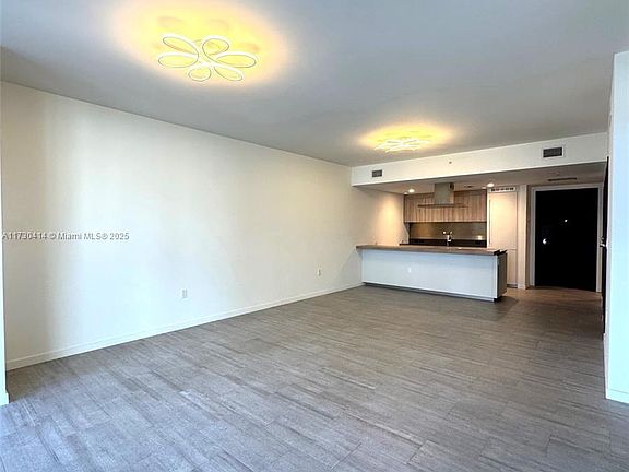 2nd image of 1000 Brickell Plz #3214