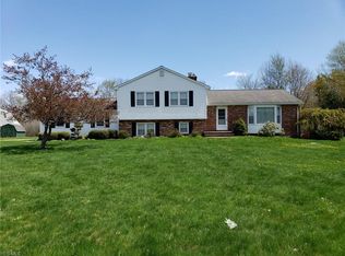 230 N Bissell Rd, Aurora, OH 44202