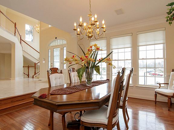 Spacious Dining Room