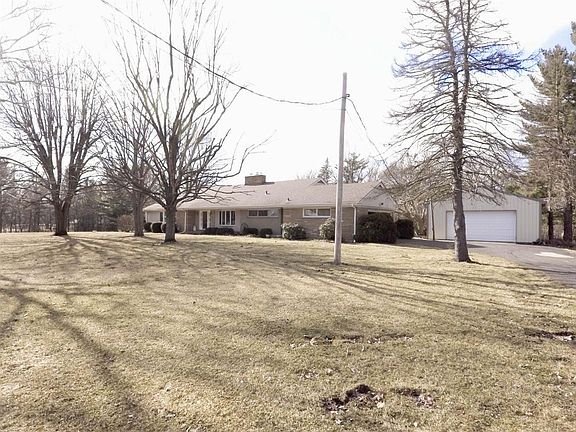 2nd image of 12010 Hawthorne Pl