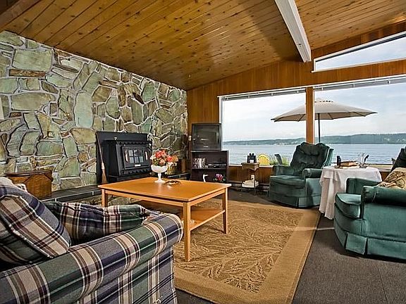 5th image of 2929 Tillicum Beach Dr